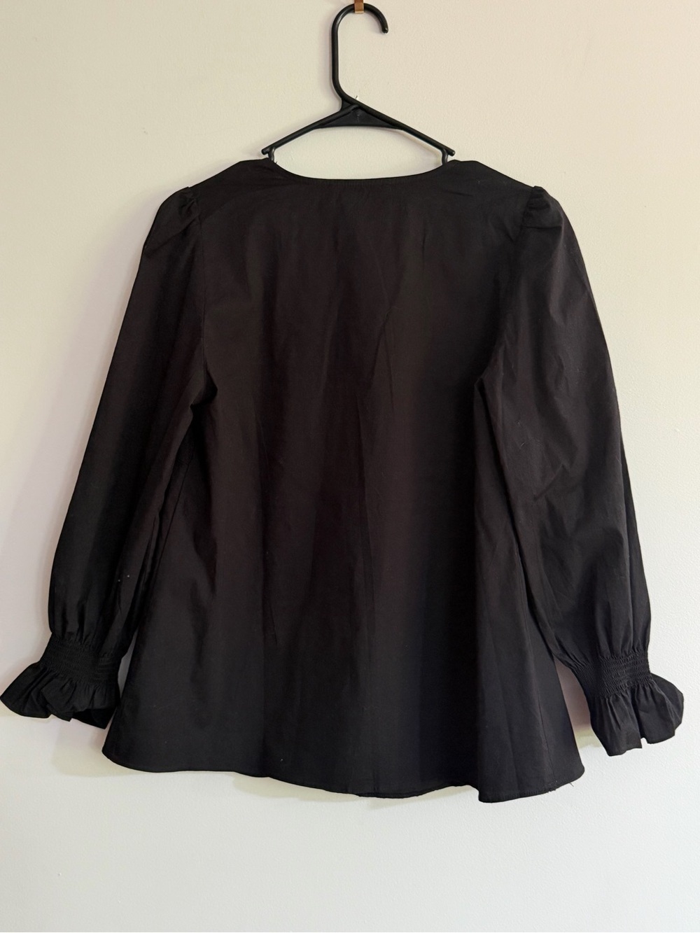 Pomander Place Easton Swing V Neck Long Sleeve Blouse in Black Small Cotton - Picture 7 of 11
